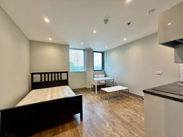 Studio for rent in Ringlestone, Midway