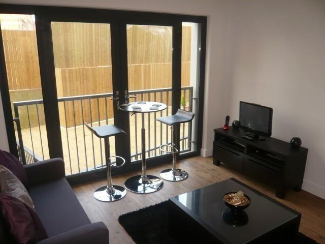 Studio for rent in St James, Sandown Park