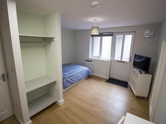 Studio for rent in Haddon, East Midlands