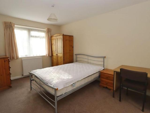 Studio for rent in St. Stephen's, The Bridge