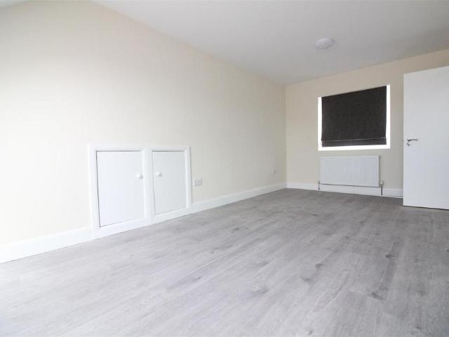 Flat for rent in London Borough of Hounslow, Greater London