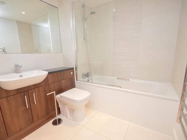 Studio for rent in Reading