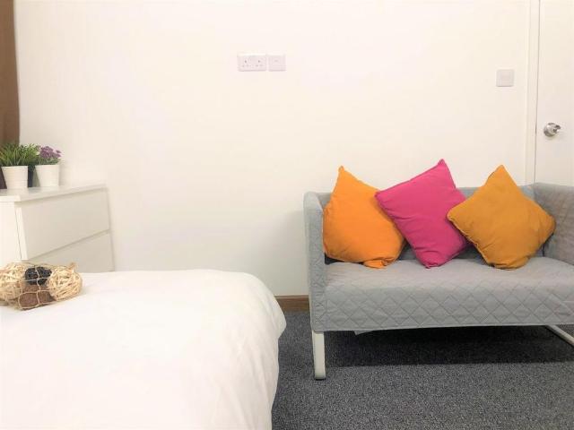 Studio for rent in Canley, West Midlands