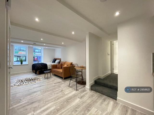 Flat for rent in Pendock, Greater Manchester