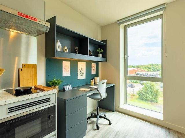 Studio for rent in Stirchley, West Midlands