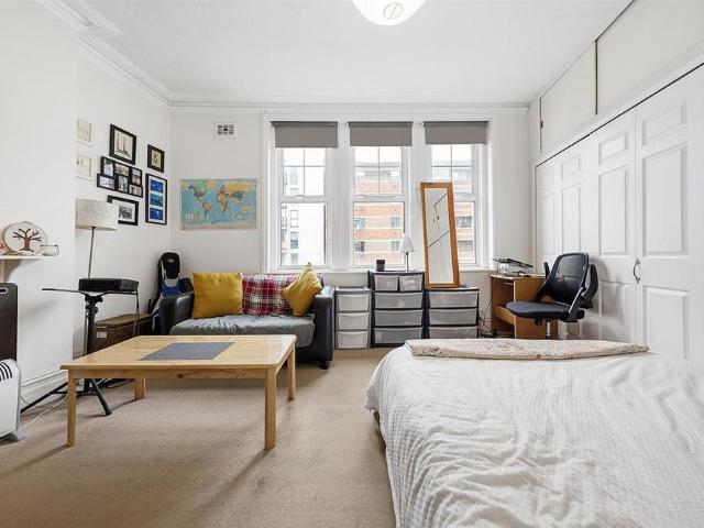 Studio for rent in London Borough of Wandsworth, Greater London