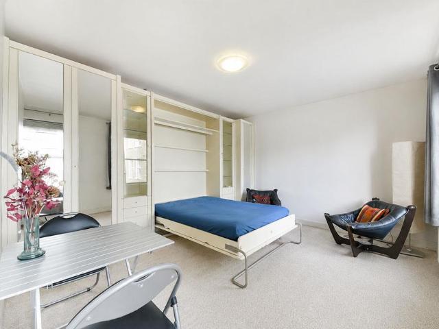 Flat for rent in St. John's Wood, Greater London