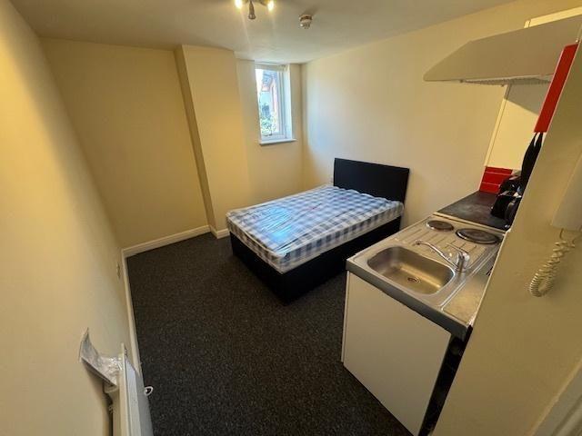 Studio for rent in St Ann's, Haddon