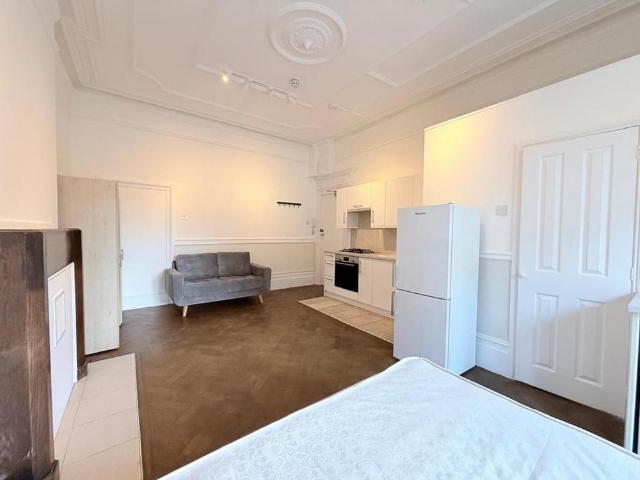 Studio for rent in London Borough of Ealing, Greater London