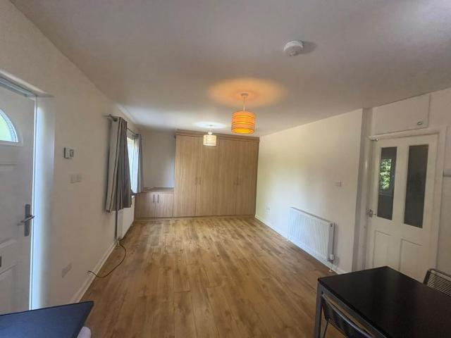 Studio for rent in Hazel Grove, Greater Manchester