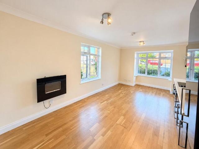 Studio for rent in Walmley Ash, Birmingham