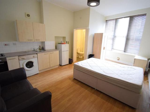 Studio for rent in Pontcanna, Cardiff