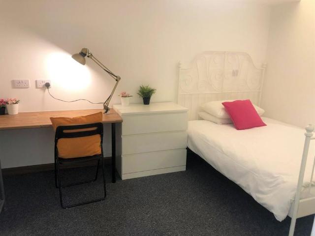 Studio for rent in Canley, West Midlands