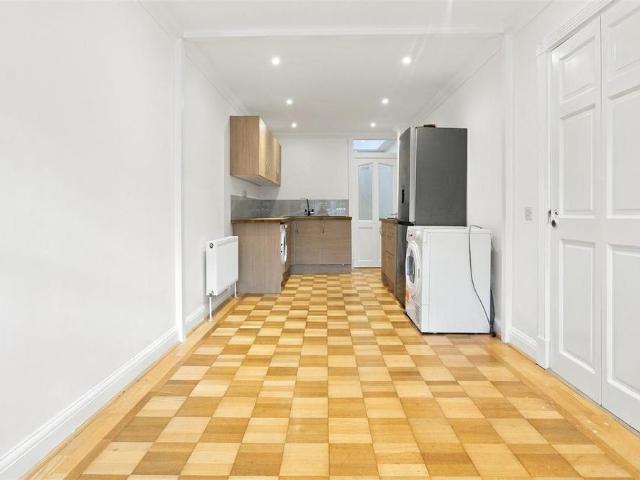 Studio for rent in Epping, Essex