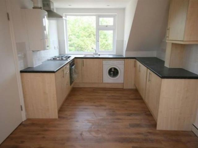 Studio for rent in Woodcote, Epsom