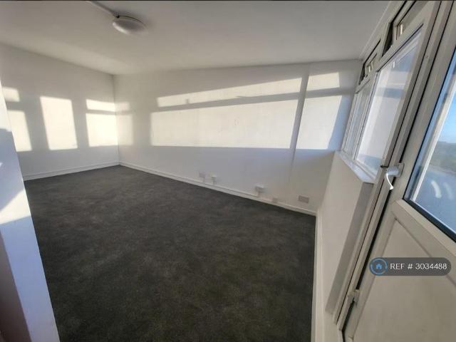Studio for rent in Hillfields, West Midlands