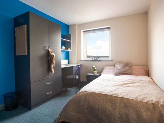 Studio for rent in Stoke, Stoke-on-Trent