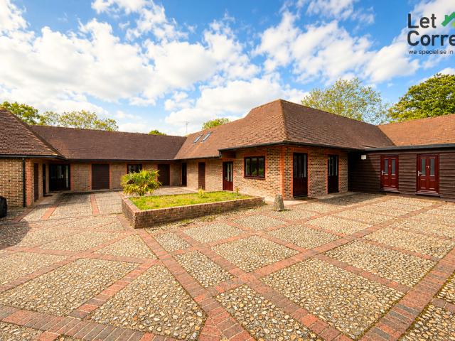 Flat for rent in Shottesbrooke, Waltham St Lawrence