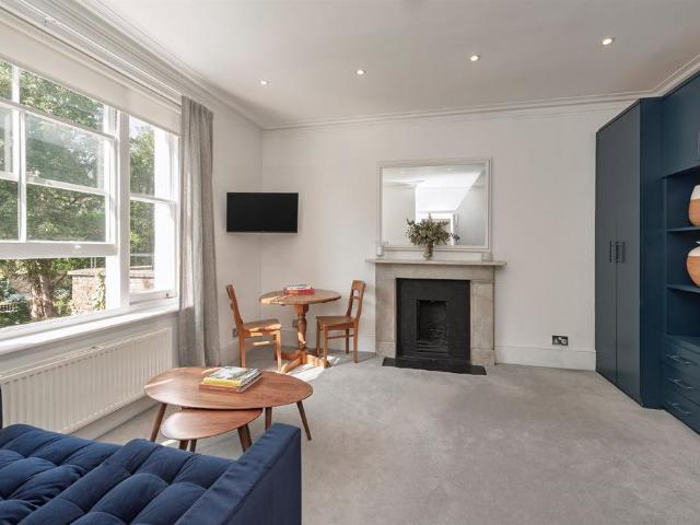 Flat for rent in Earl's Court, Greater London