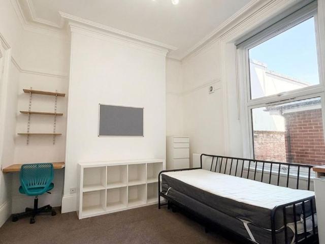 Studio for rent in Watergate, Devon