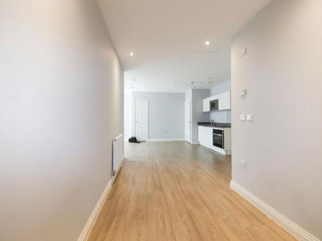 Studio for rent in Batchworth