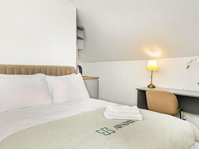 Studio for rent in Abbey Park, Barton In Fabis