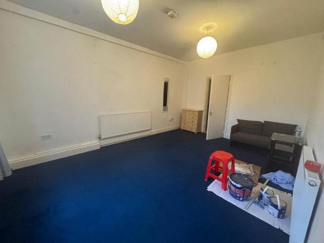 Studio for rent in Reading