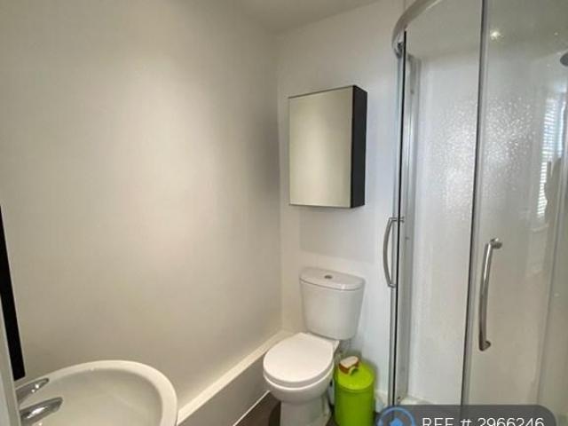 Studio for rent in Aldrington