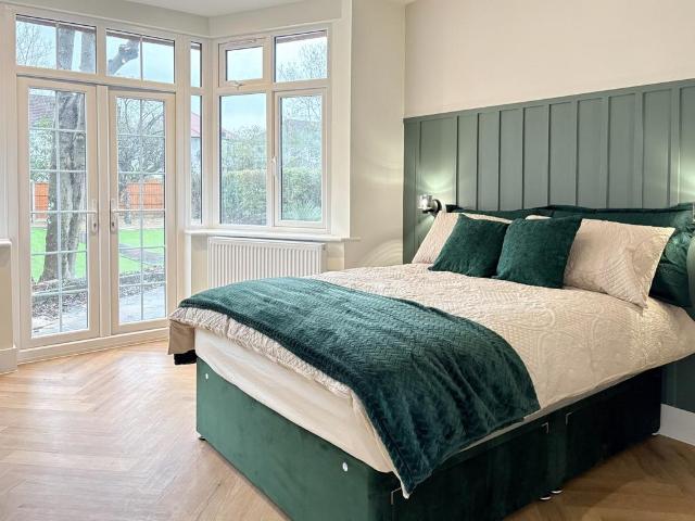 Flat for rent in London Borough of Ealing, Park Royal