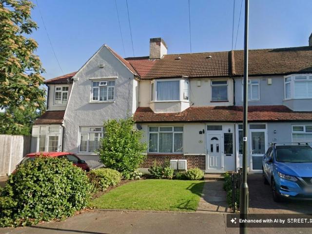 Flat for rent in London Borough of Merton, Greater London
