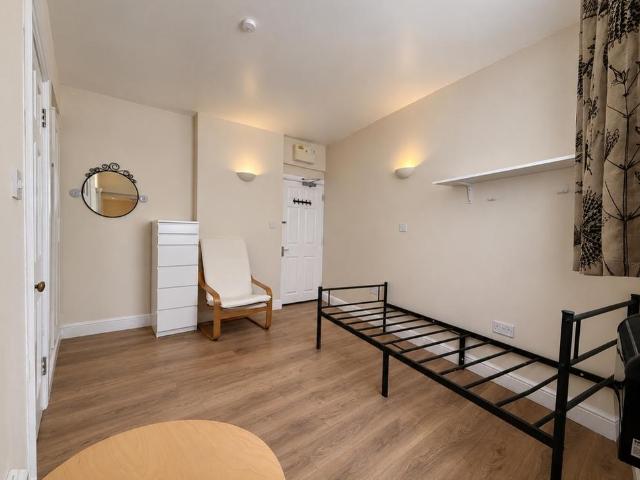 Studio for rent in Buckingham, Buckinghamshire