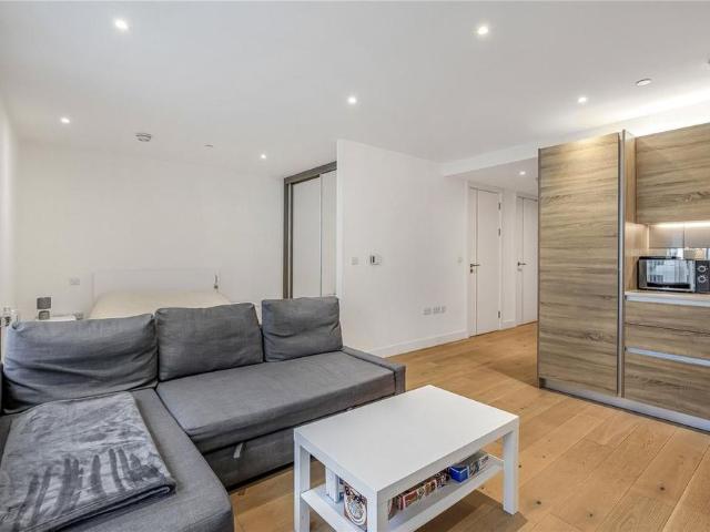 Studio for rent in Glyndon, Shooters Hill