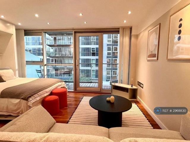 Studio for rent in Pendleton, Salford