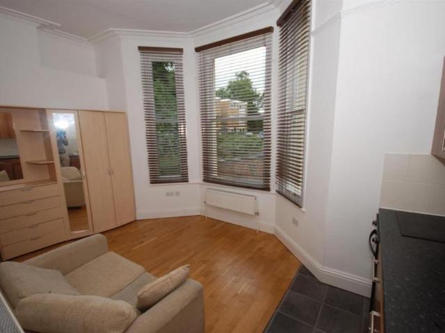 Studio for rent in Milverton, Green Close