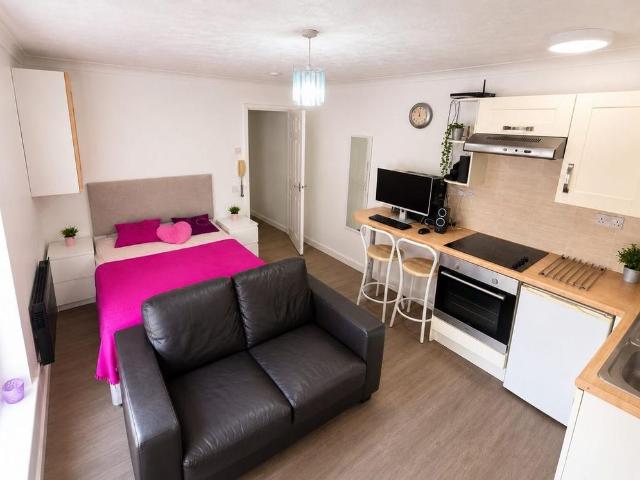 Studio for rent in Ocean Village, Southampton