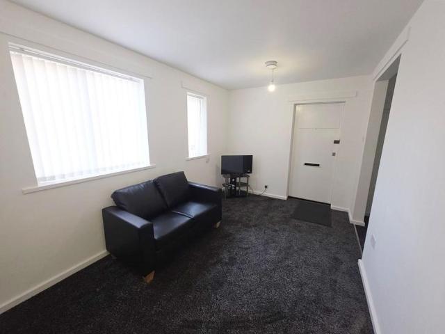 Studio for rent in Widnes