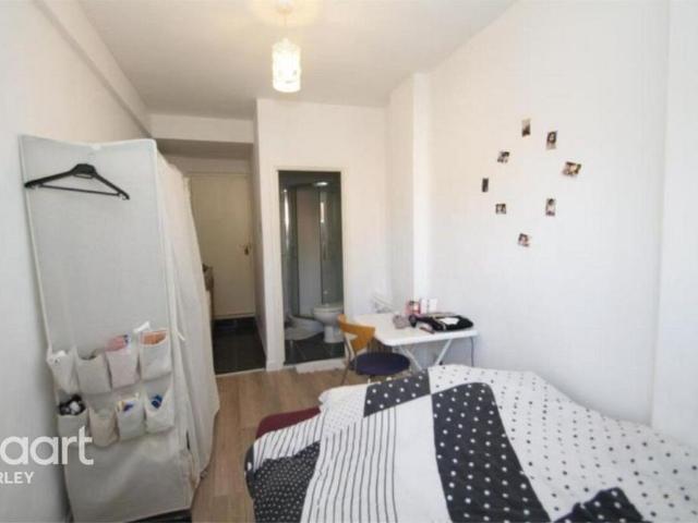 Studio for rent in Barkham, Wokingham