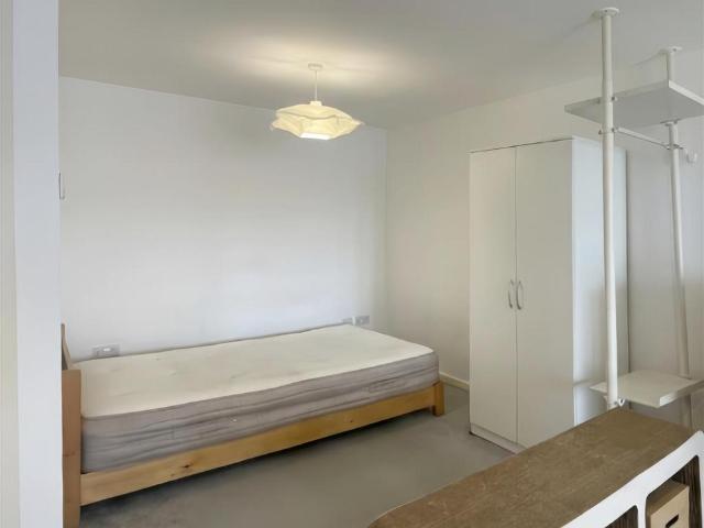Studio for rent in Bordesley, West Midlands