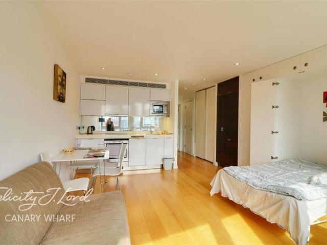 Studio for rent in New Providence Wharf, Greater London