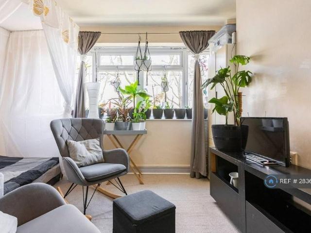 Studio for rent in Old Kent Road, Greater London