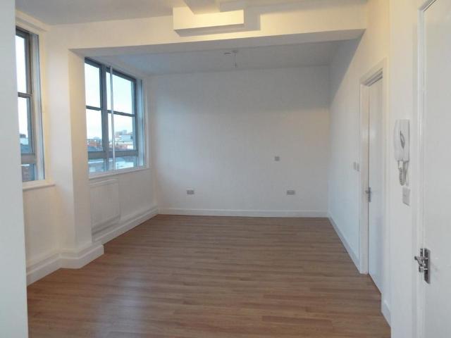 Studio for rent in Rodbourne, Swindon
