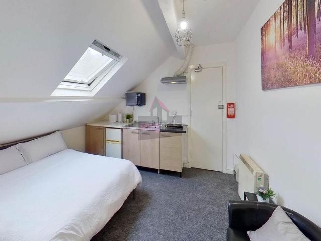 Studio for rent in Salford, Greater Manchester