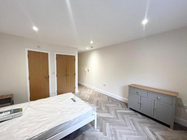 Studio for rent in Milton Keynes