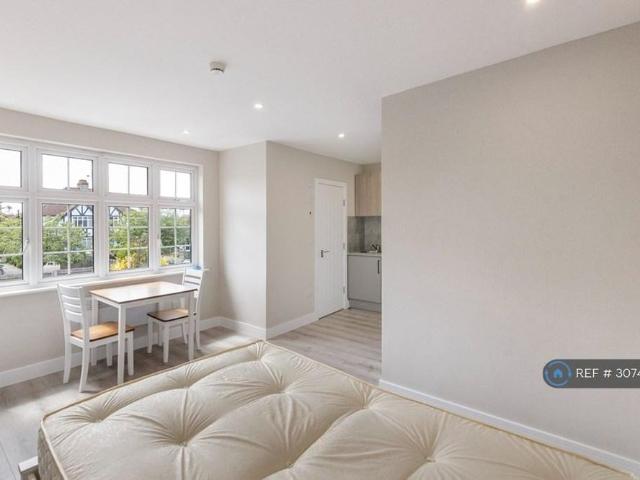 Studio for rent in Ewell, Epsom and Ewell