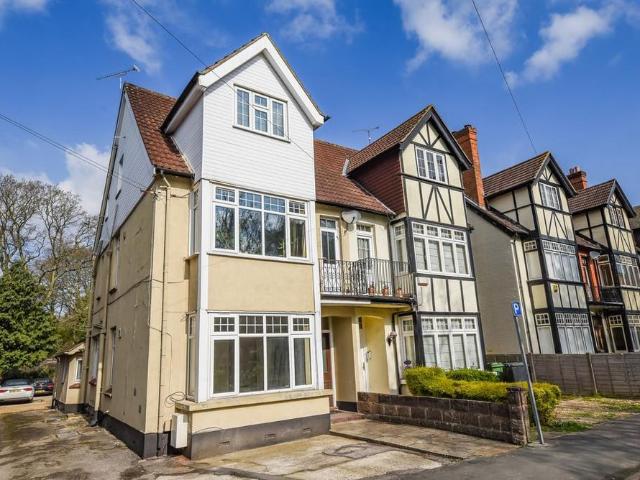 Studio for rent in Heol-las, Surrey
