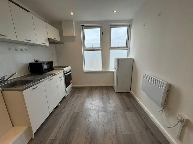 Studio for rent in London Borough of Croydon, Greater London