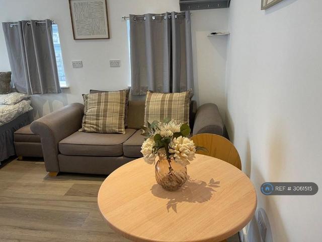 Studio for rent in Cosham, Portsmouth