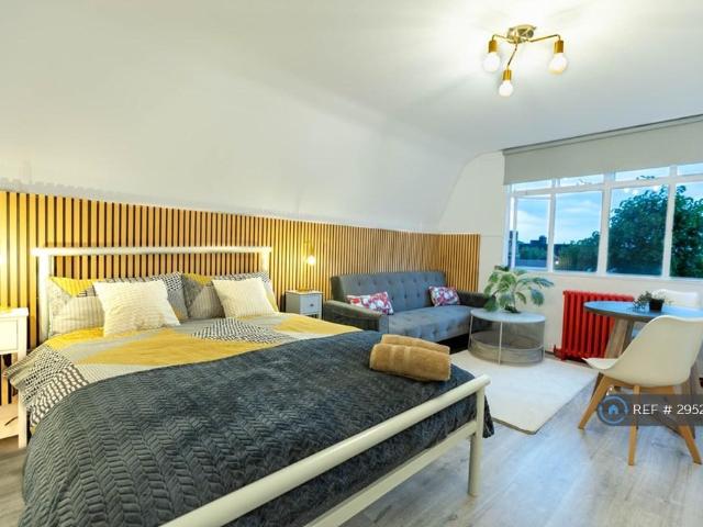 Flat for rent in Shepherd's Bush, Greater London