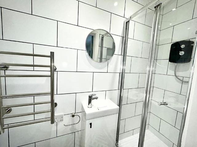 Studio for rent in St James, Sandown Park