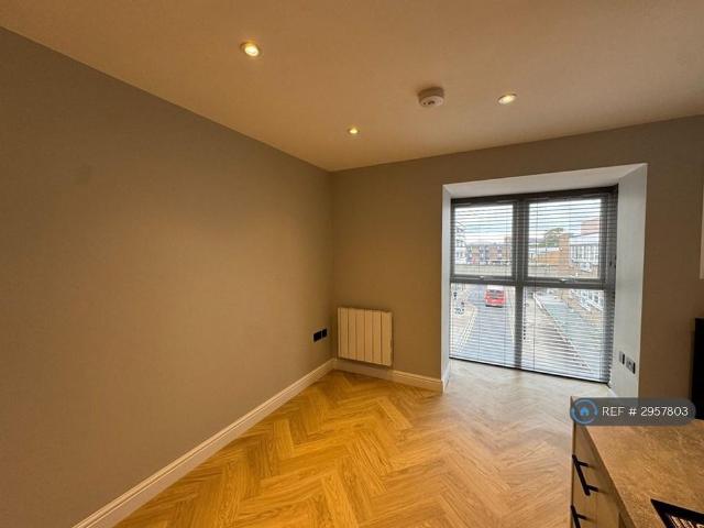 Studio for rent in Hyde Park, South Yorkshire